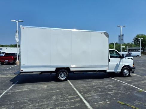 New 2025 Chevrolet Express 3500 w/ Power Convenience Package image 8