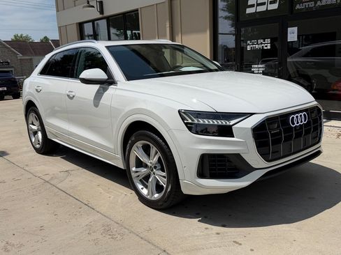 Used 2023 Audi Q8 Premium w/ Convenience Package AWD/4WD image 3