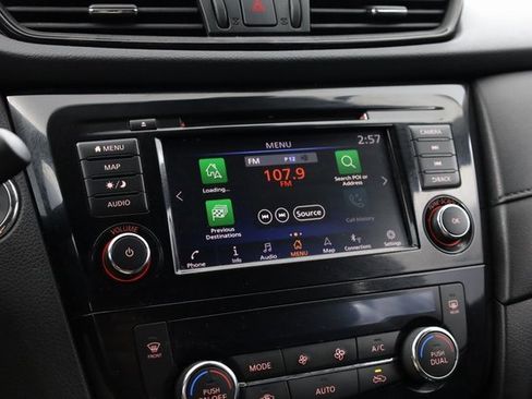 Used 2020 Nissan Rogue SV w/ Premium Package image 18