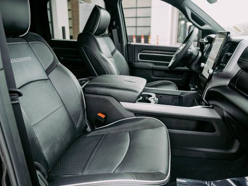 Used 2025 RAM 3500 Laramie image 14