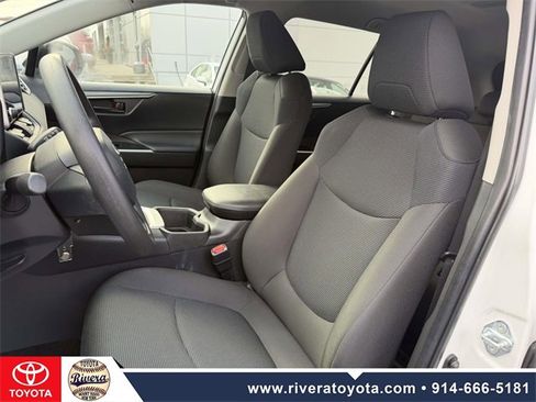 Used 2023 Toyota RAV4 LE image 13