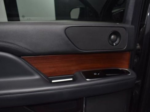 Used 2023 Lincoln Navigator Reserve AWD/4WD image 21