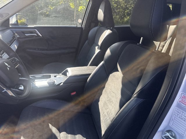 Used 2025 Mitsubishi Outlander SE AWD/4WD image 22