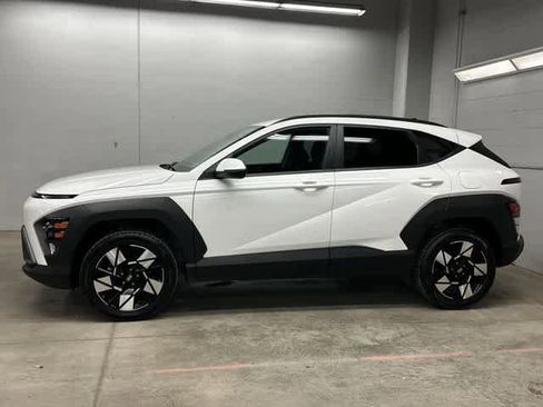 Used 2024 Hyundai Kona SEL w/ Convenience Package image 2