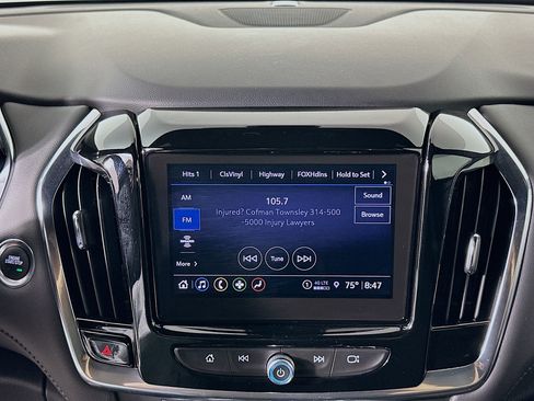 Used 2023 Chevrolet Traverse LT image 21