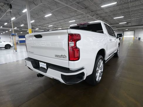 Used 2022 Chevrolet Silverado 1500 High Country w/ High Country Premium Package AWD/4WD image 13