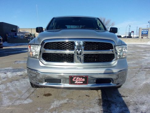 Used 2017 RAM 1500 Classic SLT image 3