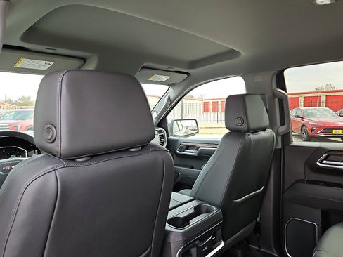 New 2026 GMC Sierra 1500 SLT image 10