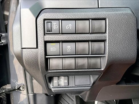 Used 2025 Toyota Tacoma SR image 32