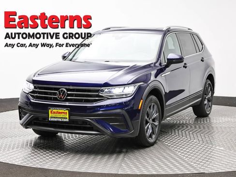 Used 2022 Volkswagen Tiguan SE w/ Panoramic Sunroof Package AWD/4WD image 1