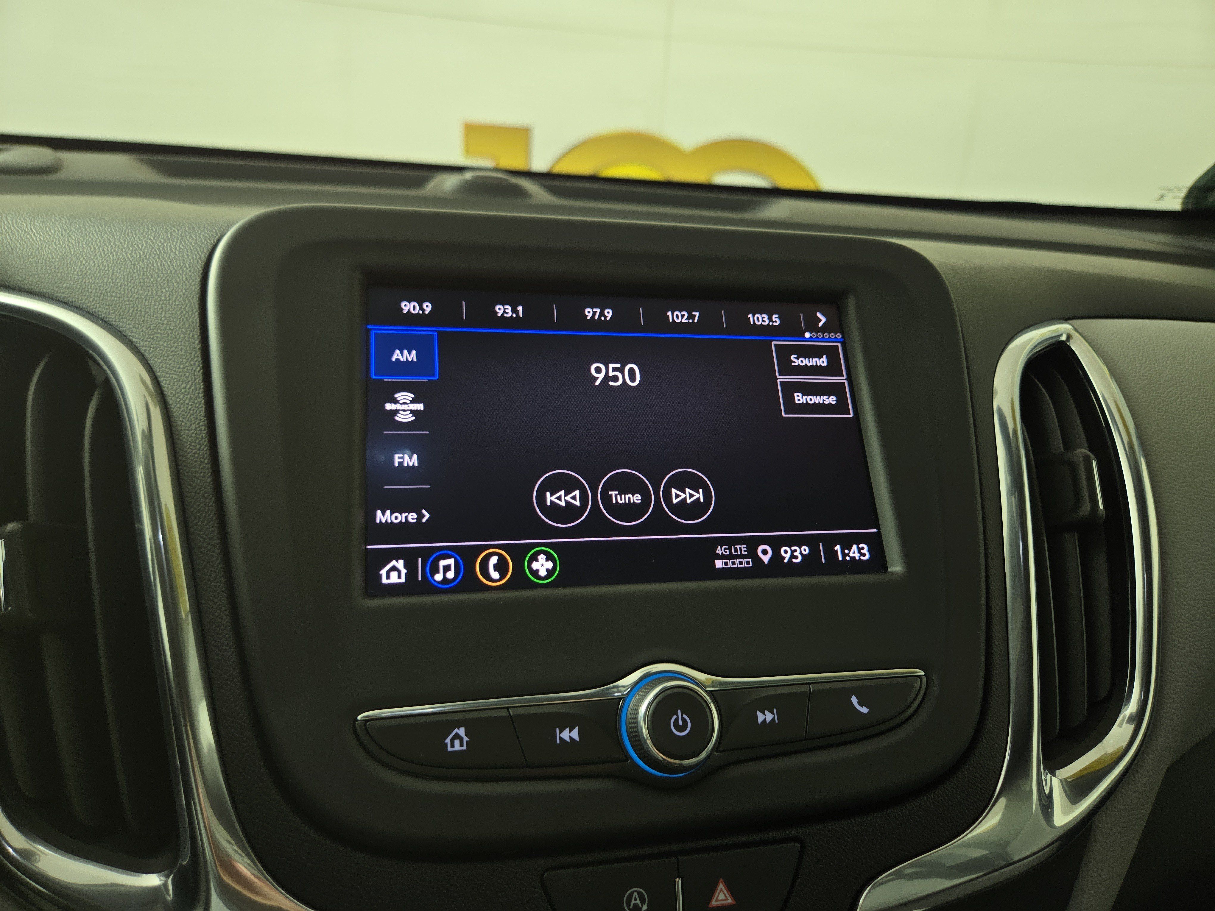 Certified 2024 Chevrolet Equinox LS w/ LS Convenience Package FWD image 19