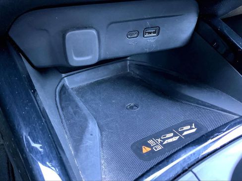 Used 2025 Chevrolet Trax RS w/ Sunroof Package image 35