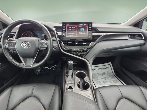 Used 2022 Toyota Camry XSE FWD image 15