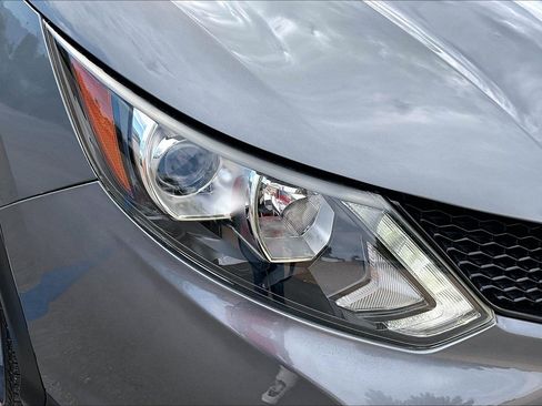 Used 2017 Nissan Rogue Sport SV FWD image 29