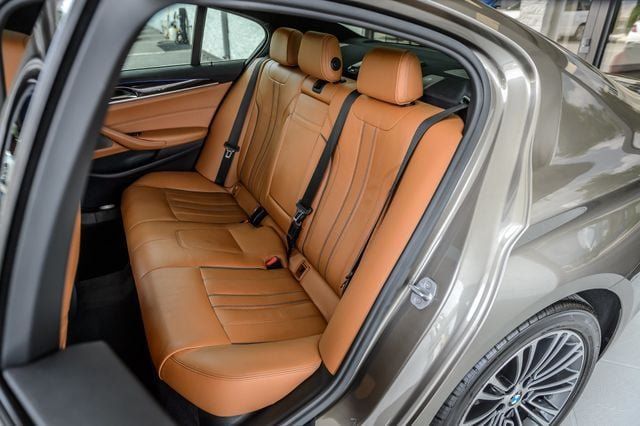 Used 2017 BMW 540i RWD image 46