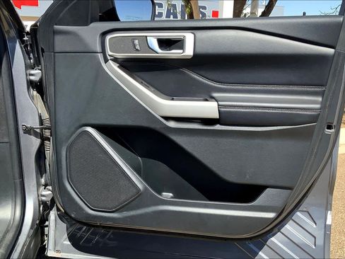 Used 2022 Ford Explorer XLT RWD image 23