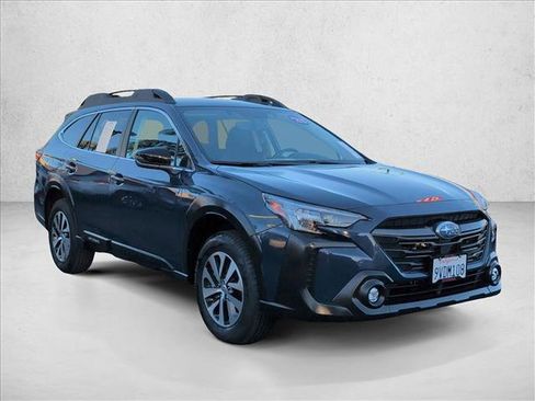 Used 2025 Subaru Outback Premium image 3