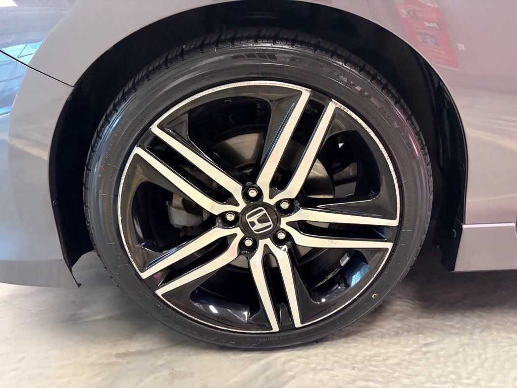 Used 2017 Honda Accord Touring image 28