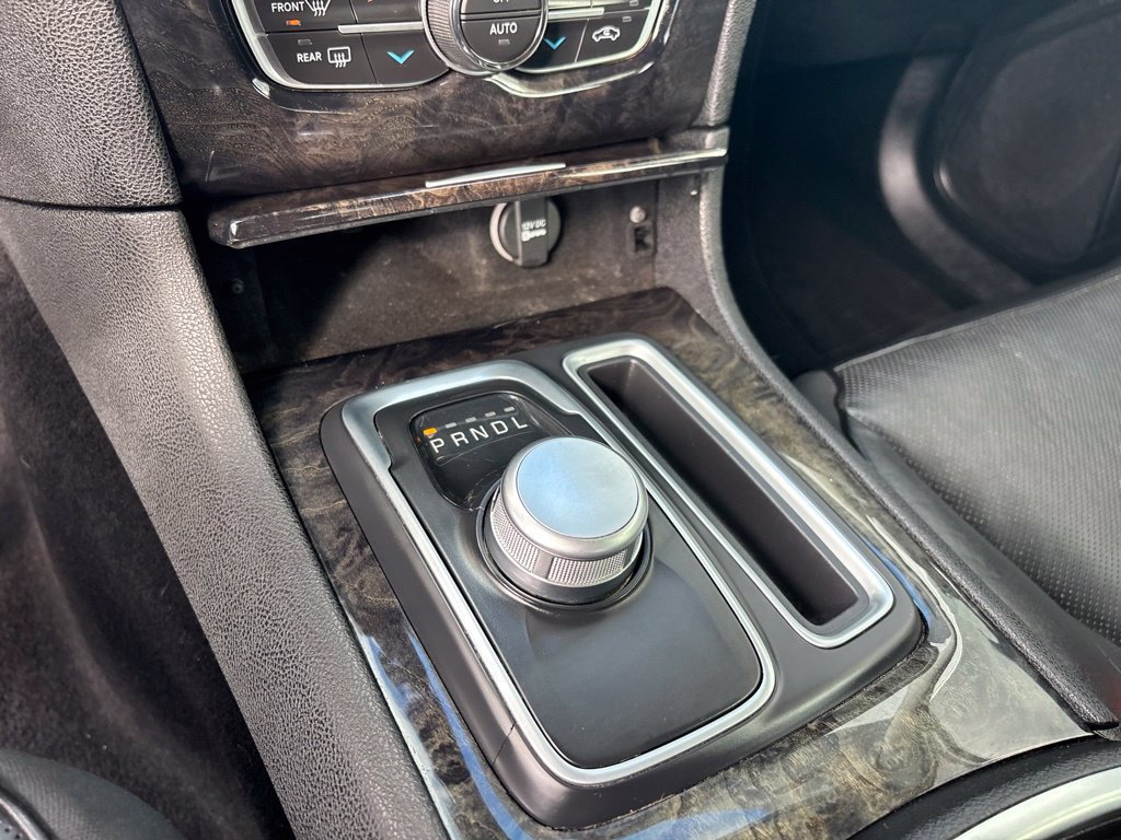 Used 2019 Chrysler 300 Limited w/ Safetytec Plus Group RWD image 21