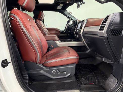 Used 2021 Ford F250 Platinum w/ FX4 Off-Road Package image 32