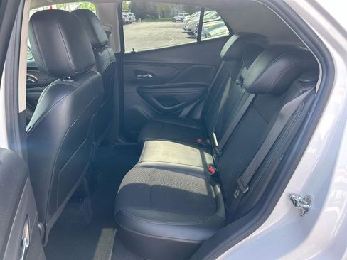 Used 2022 Buick Encore Preferred image 11