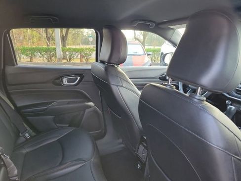 Used 2024 Jeep Compass Trailhawk image 31