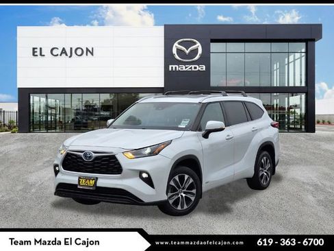 Used 2023 Toyota Highlander XLE AWD/4WD image 1