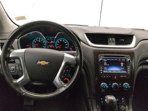 Used 2017 Chevrolet Traverse LT w/ Style and Technology Package image 22