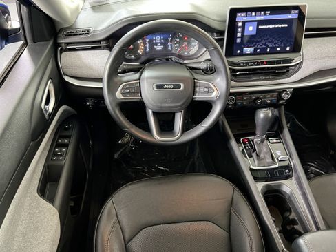 Used 2022 Jeep Compass Latitude w/ Sun and Sound Group AWD/4WD image 21