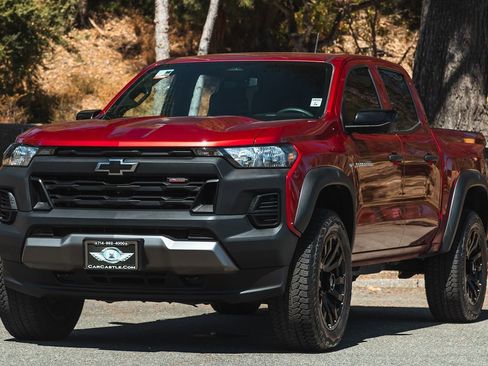 Used 2023 Chevrolet Colorado Trail Boss w/ LPO, Dark Essentials Package image 6