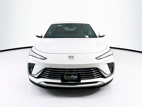 Used 2025 Buick Envista Preferred image 2