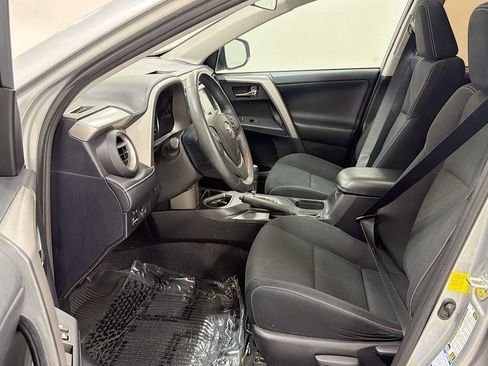 Used 2017 Toyota RAV4 XLE AWD/4WD image 13