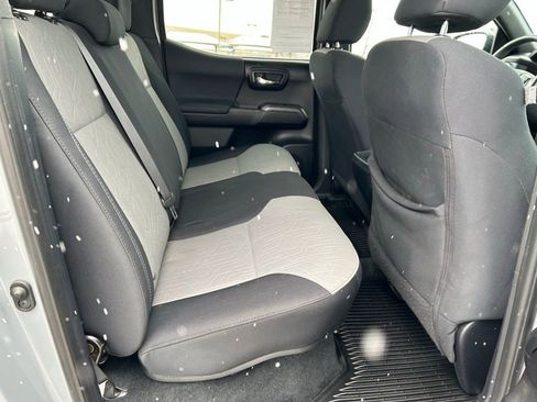 Used 2020 Toyota Tacoma TRD Off-Road image 28