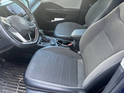 Used 2022 Volkswagen Taos SE w/ Panoramic Sunroof Package AWD/4WD image 15
