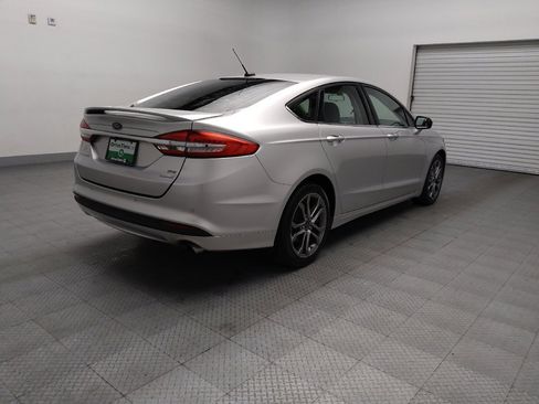 Used 2017 Ford Fusion SE w/ Equipment Group 201A image 9