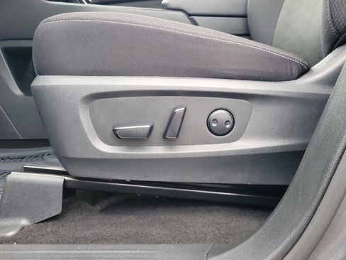 Certified 2025 Nissan Pathfinder SV image 23