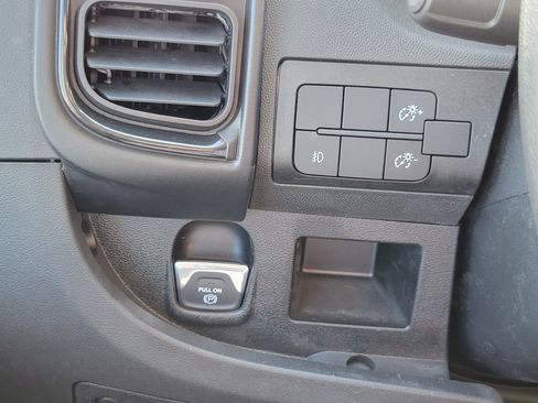 Used 2025 RAM ProMaster 3500 w/ Convenience Group FWD image 10