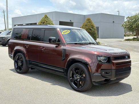 Used 2025 Land Rover Defender 130 X-Dynamic SE AWD/4WD image 6