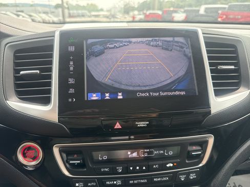 Used 2016 Honda Pilot Touring image 20