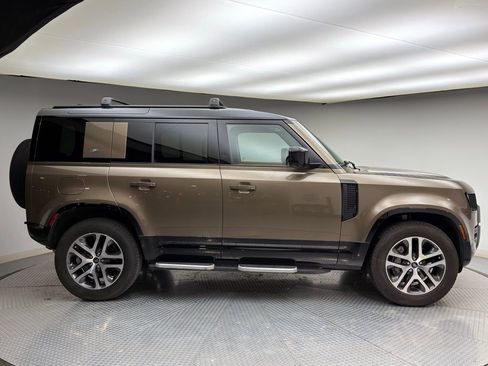 Used 2024 Land Rover Defender 110 X-Dynamic SE image 4