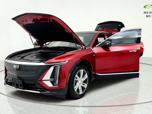 Used 2024 Cadillac Lyriq Tech w/ LPO, Floor Liner Package AWD/4WD image 13