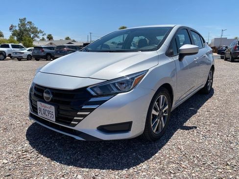 Used 2024 Nissan Versa SV FWD image 2