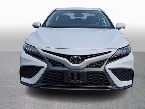 Used 2024 Toyota Camry SE FWD image 2