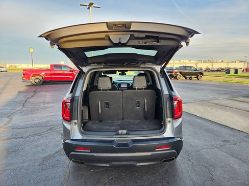 Used 2021 GMC Acadia SLT w/ Elevation Edition image 10