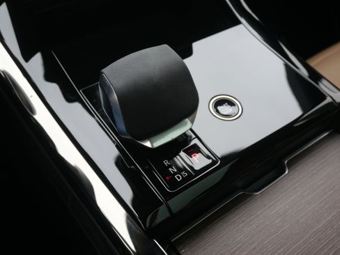 Used 2024 Land Rover Range Rover Sport Dynamic SE image 17