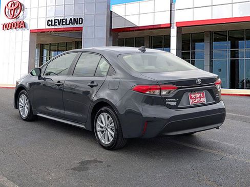 Used 2026 Toyota Corolla LE image 7