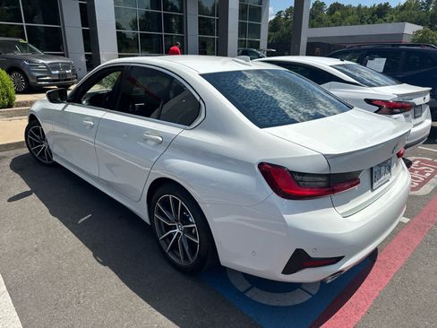 Used 2020 BMW 330i Sedan w/ Convenience Package RWD image 3