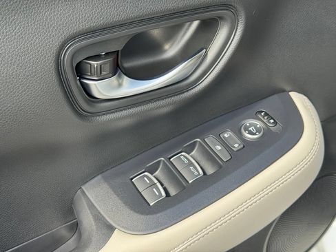 Certified 2026 Honda HR-V EX-L image 9