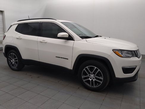 Used 2019 Jeep Compass Latitude FWD image 11