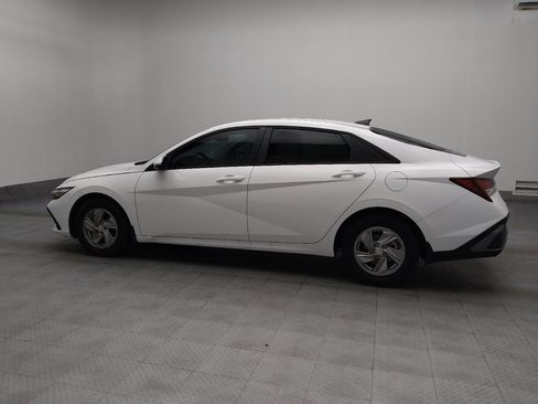 Used 2025 Hyundai Elantra SE FWD image 3